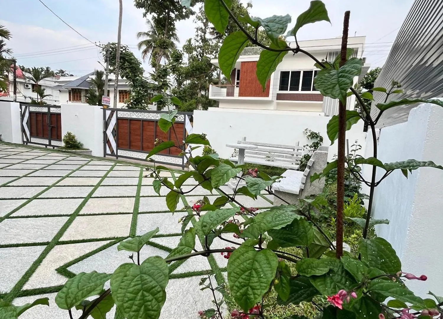 Nr Heavenz Near Rajagiri Hospital Apartment Alwaye India